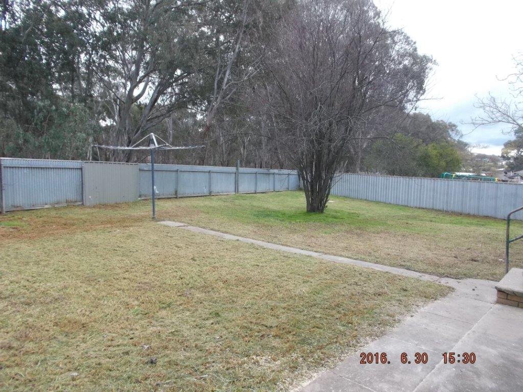 5 Laurel Place TUMUT 9