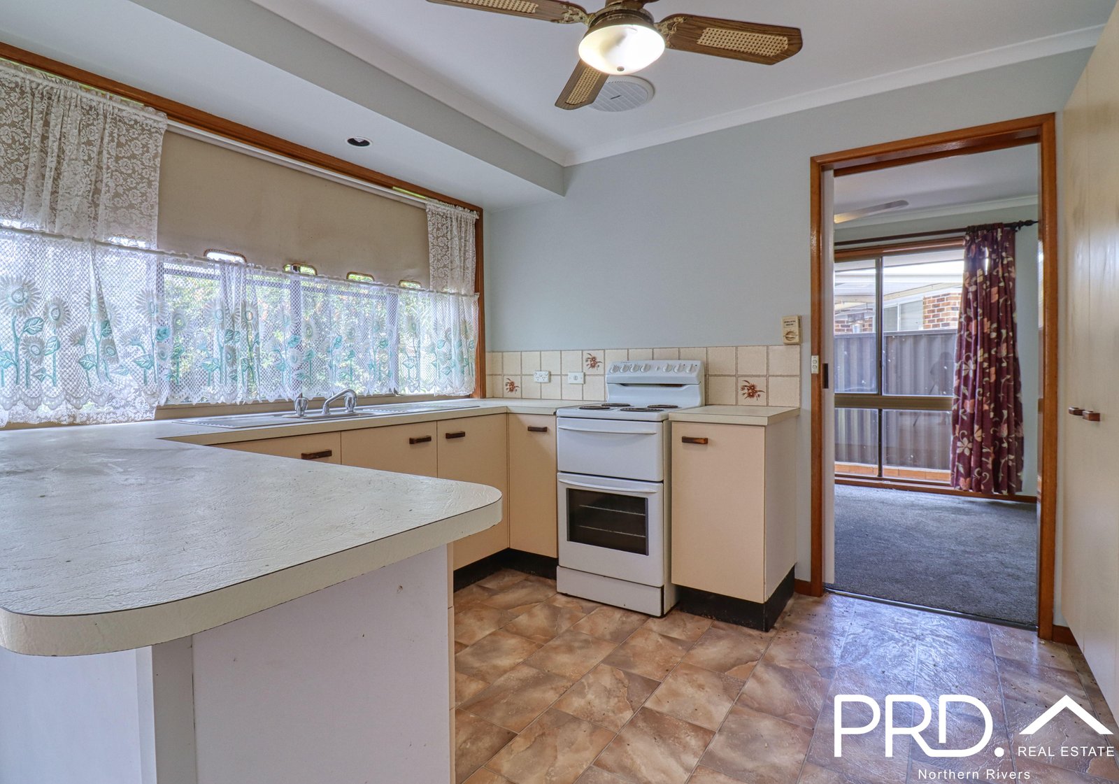 5 Leilani Close CASINO 4