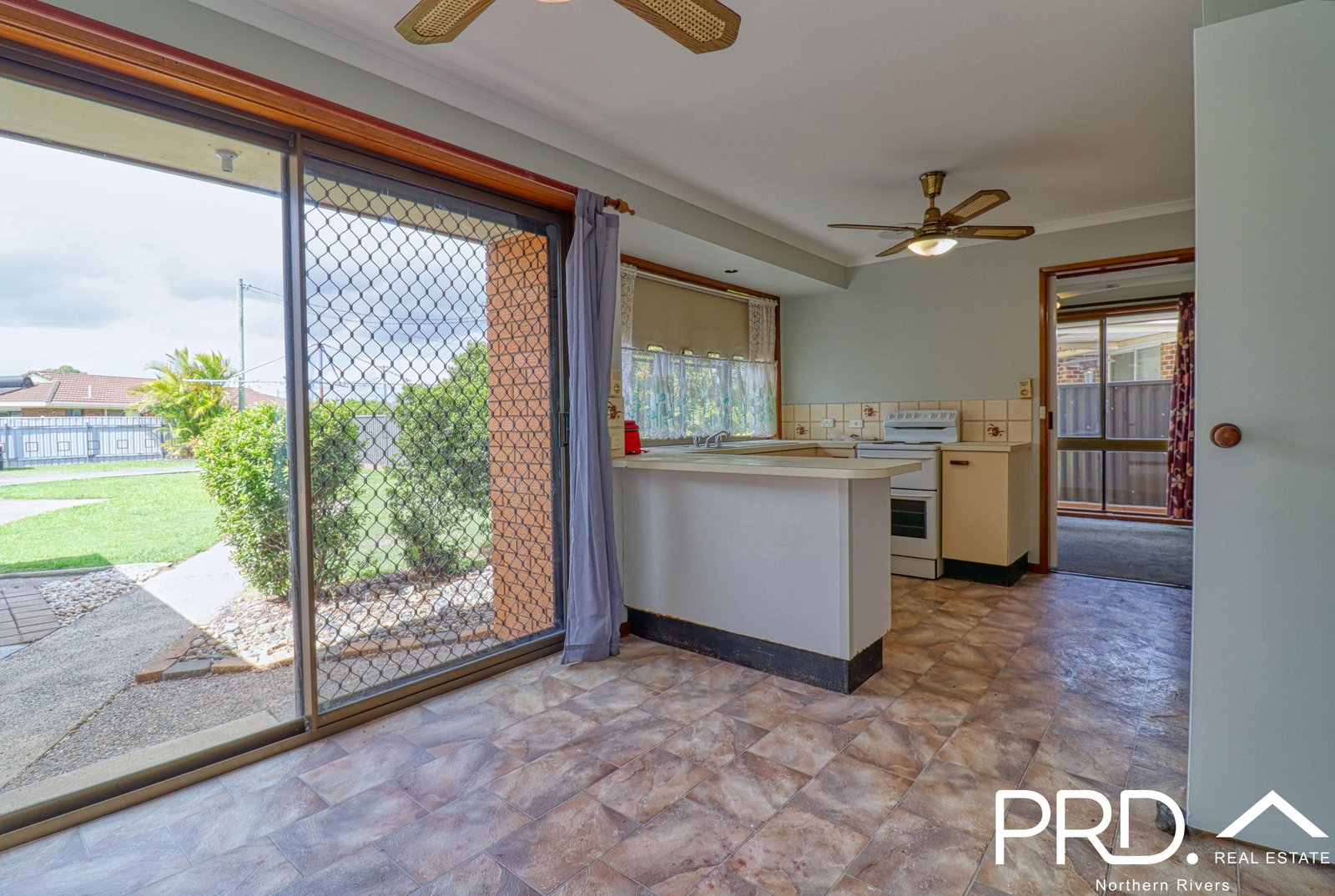 5 Leilani Close CASINO 15