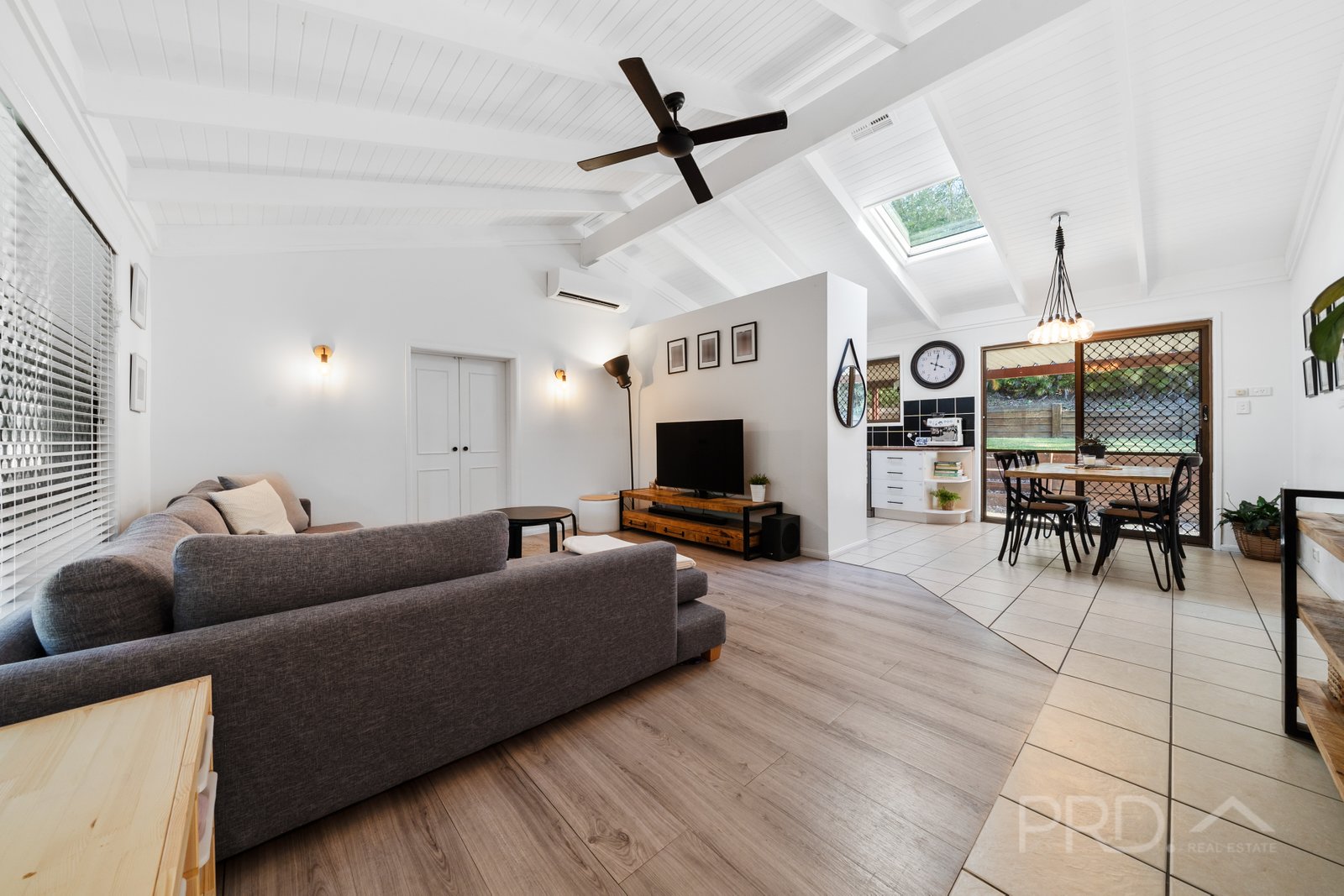 5 Light Street SPRINGWOOD 2