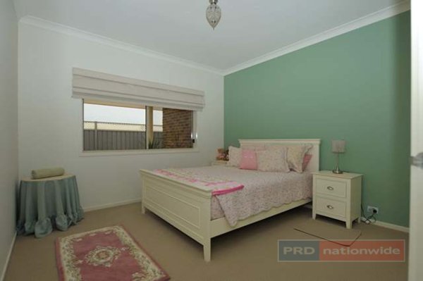 5 Lindbeck Avenue TUMUT 4
