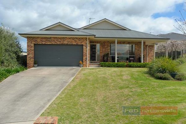5 Lindbeck Avenue TUMUT 23