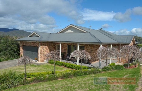 5 Lindbeck Avenue TUMUT 24