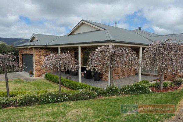 5 Lindbeck Avenue TUMUT 26