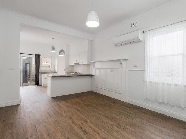 Gallery: 5 Loch Street