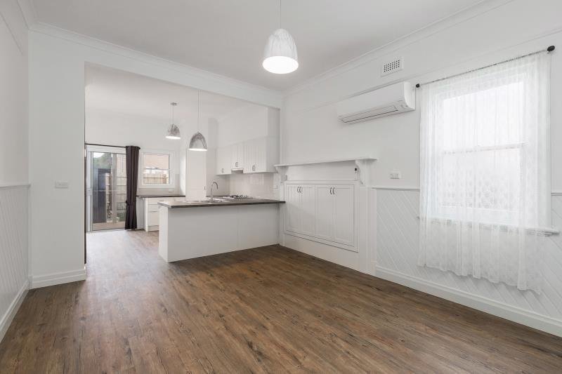 Gallery: 5 Loch Street