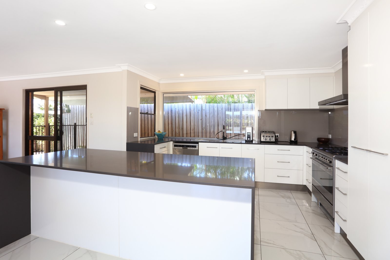 5 Longueville Court ROBINA 4