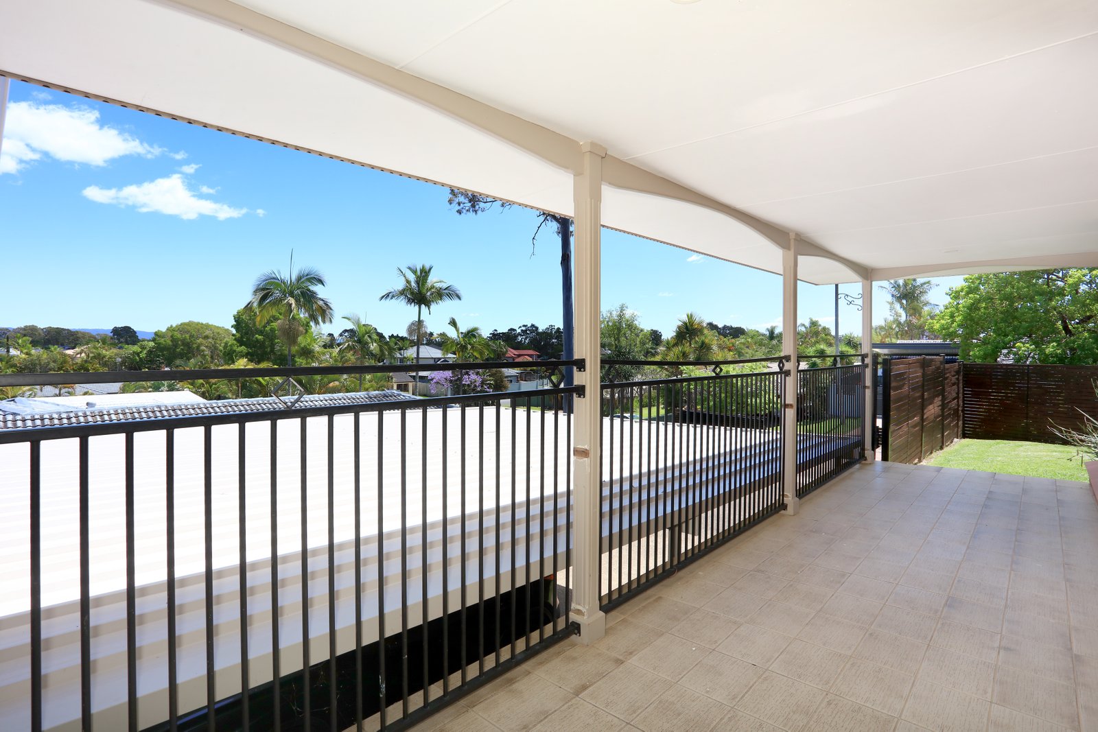 5 Longueville Court ROBINA 12