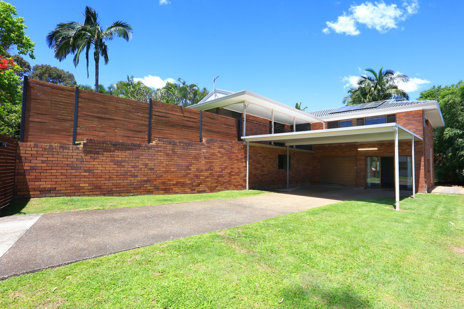 5 Longueville Court ROBINA 24