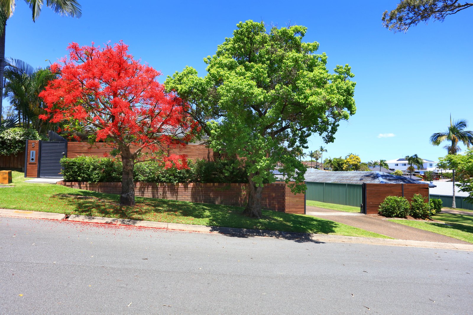 5 Longueville Court ROBINA 25