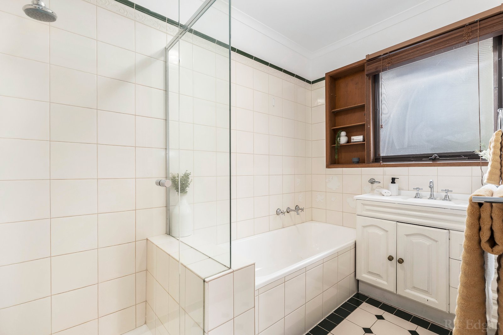 Real Estate and Property in 5 Louisa Place, Templestowe, VIC