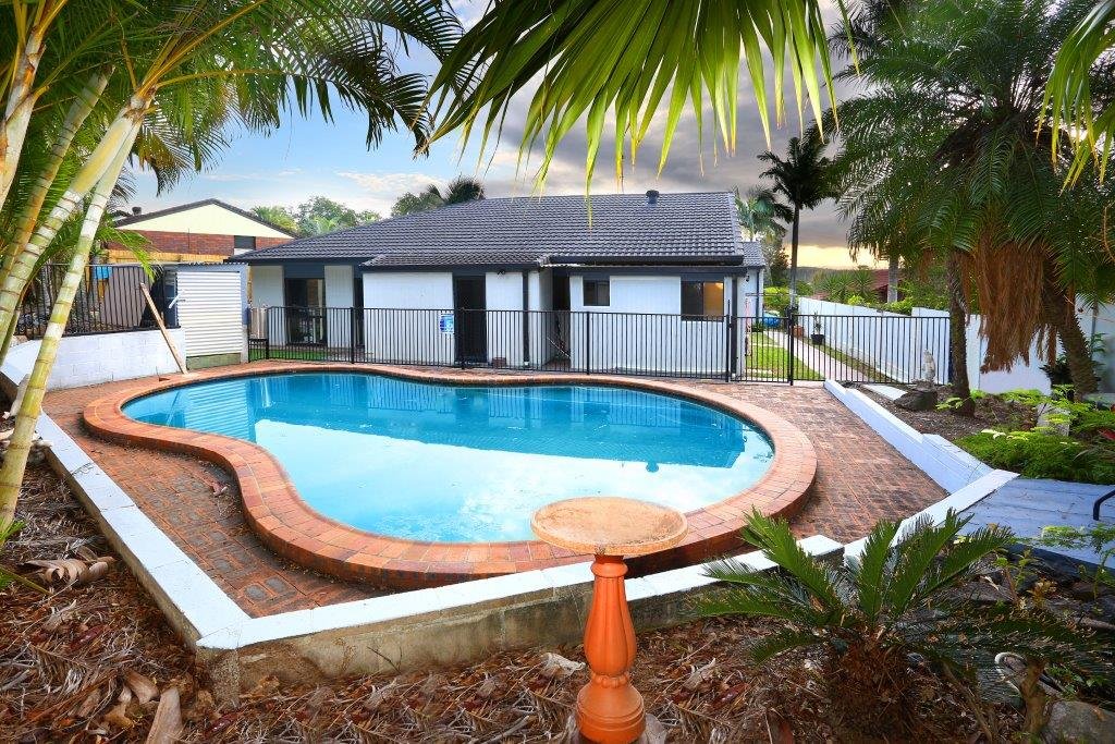 5 Lowanna Drive ASHMORE 1