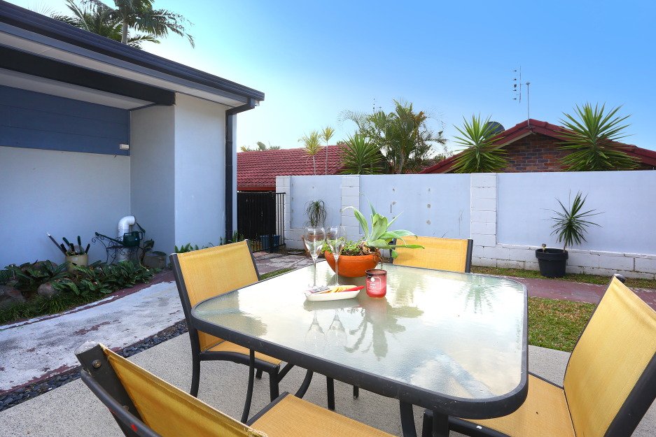 5 Lowanna Drive ASHMORE 4