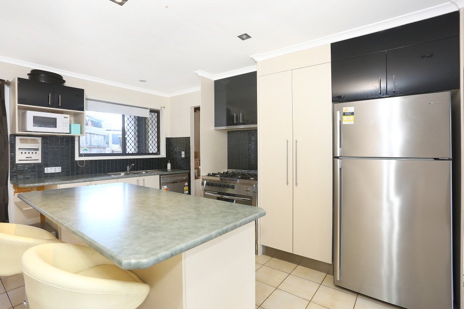 5 Lowanna Drive ASHMORE 9