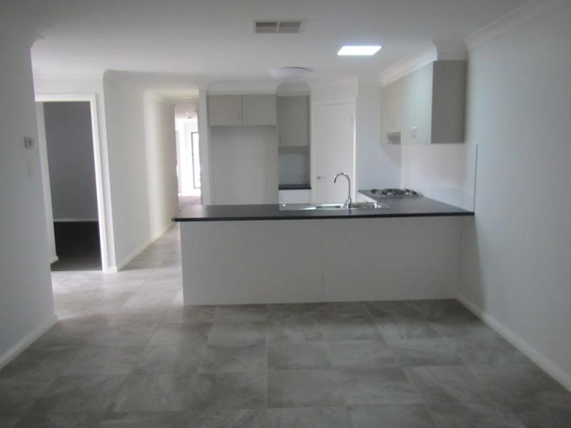 5 Magpie Drive TAMWORTH 3