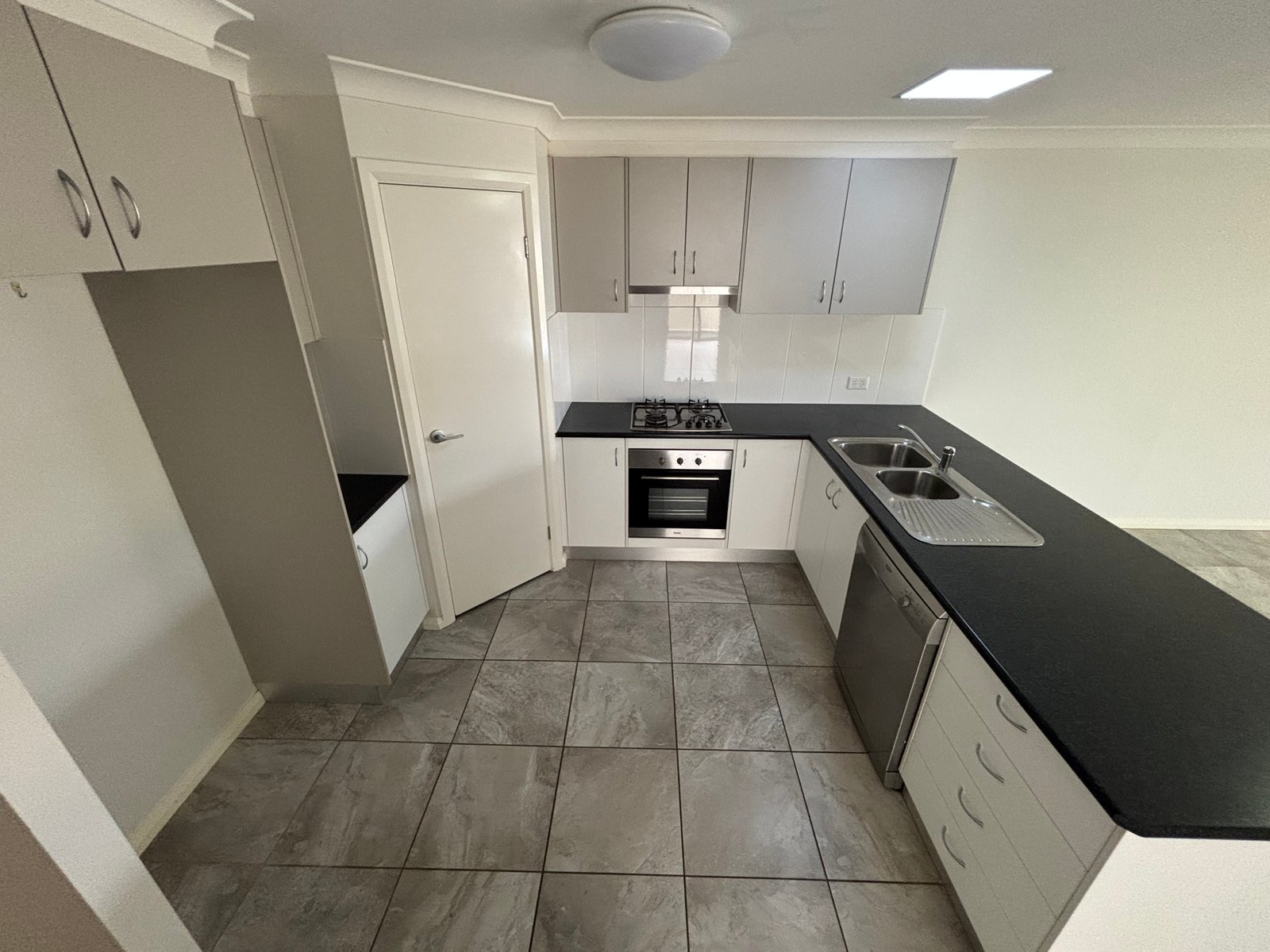 5 Magpie Drive TAMWORTH 2