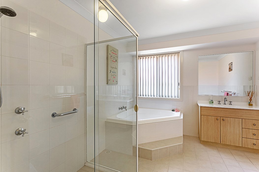 5 Mako Place CORLETTE 8
