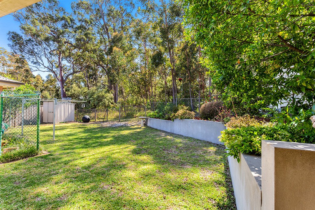5 Mako Place CORLETTE 17