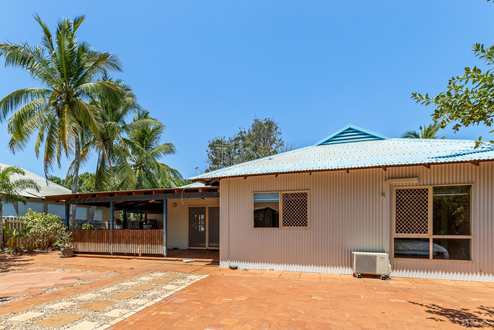 5 Manado Court CABLE BEACH 14