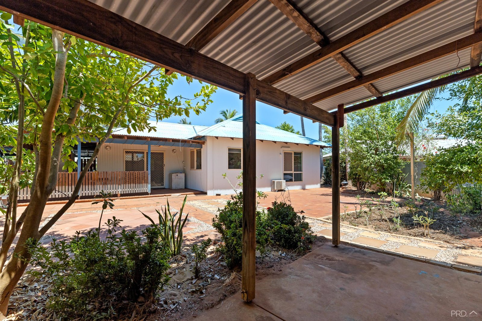 5 Manado Court CABLE BEACH 18