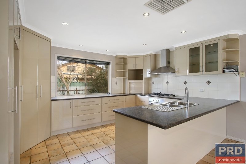 5 Marian Way LAVINGTON 4