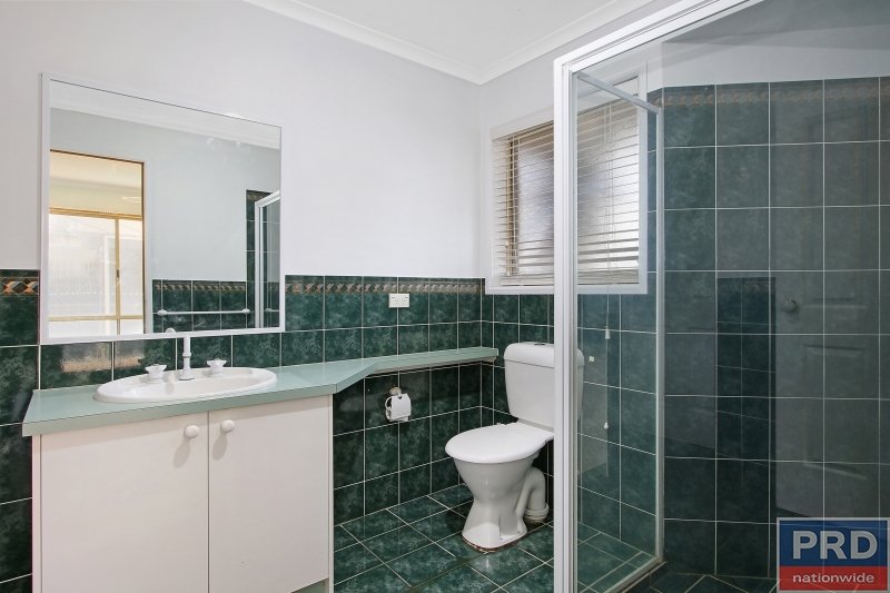 5 Marian Way LAVINGTON 8