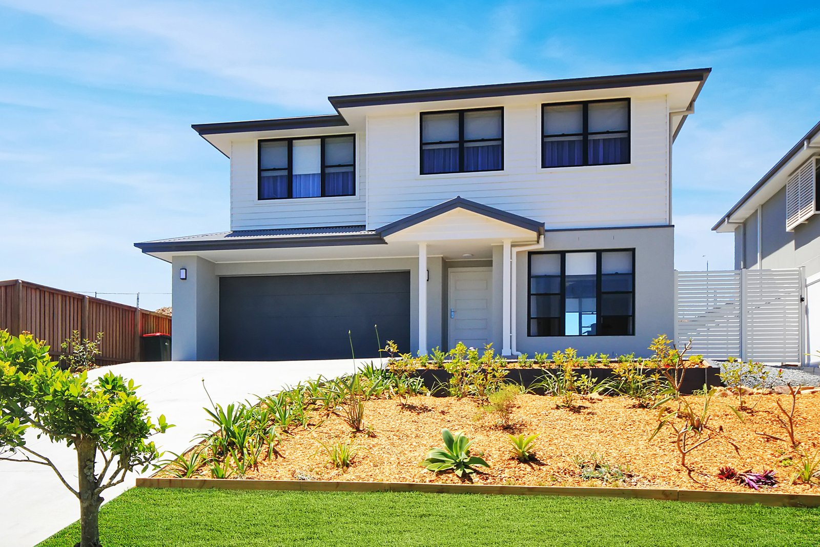 5 Marine Parade LAKE CATHIE 1