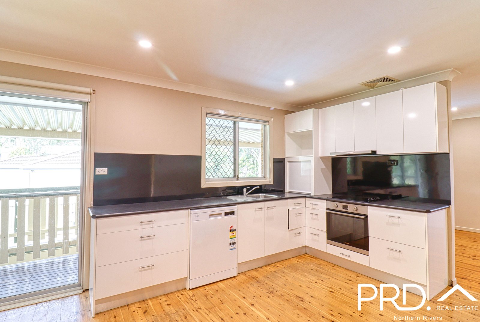 5 Mark Place GOONELLABAH 4