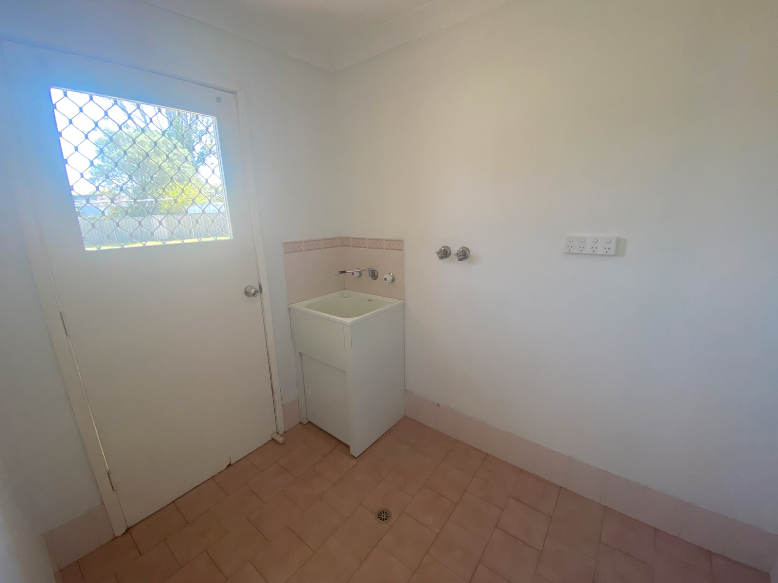 5 Marshall Place TAMWORTH 8