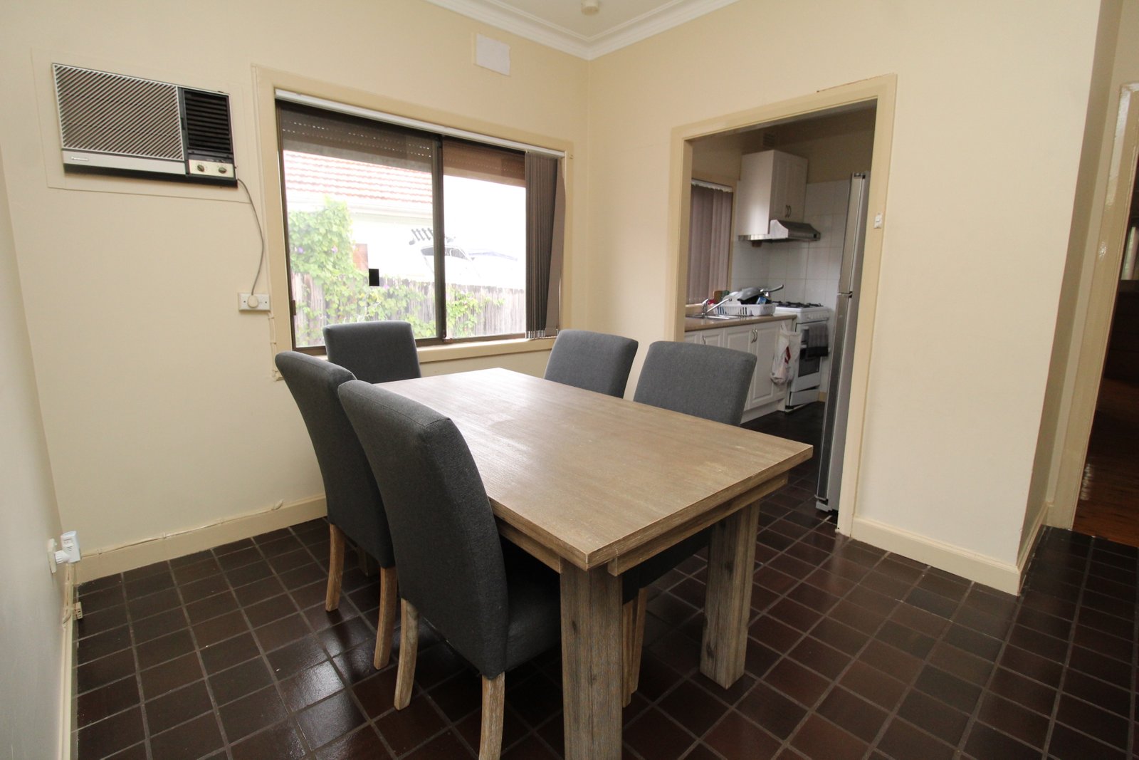 5 Martin Street ROSELANDS 3