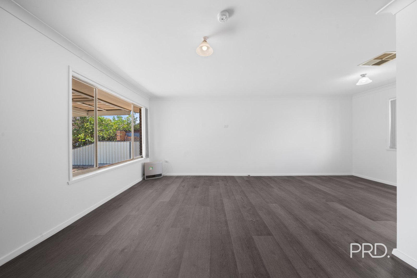 5 Martin Street TOLLAND 2