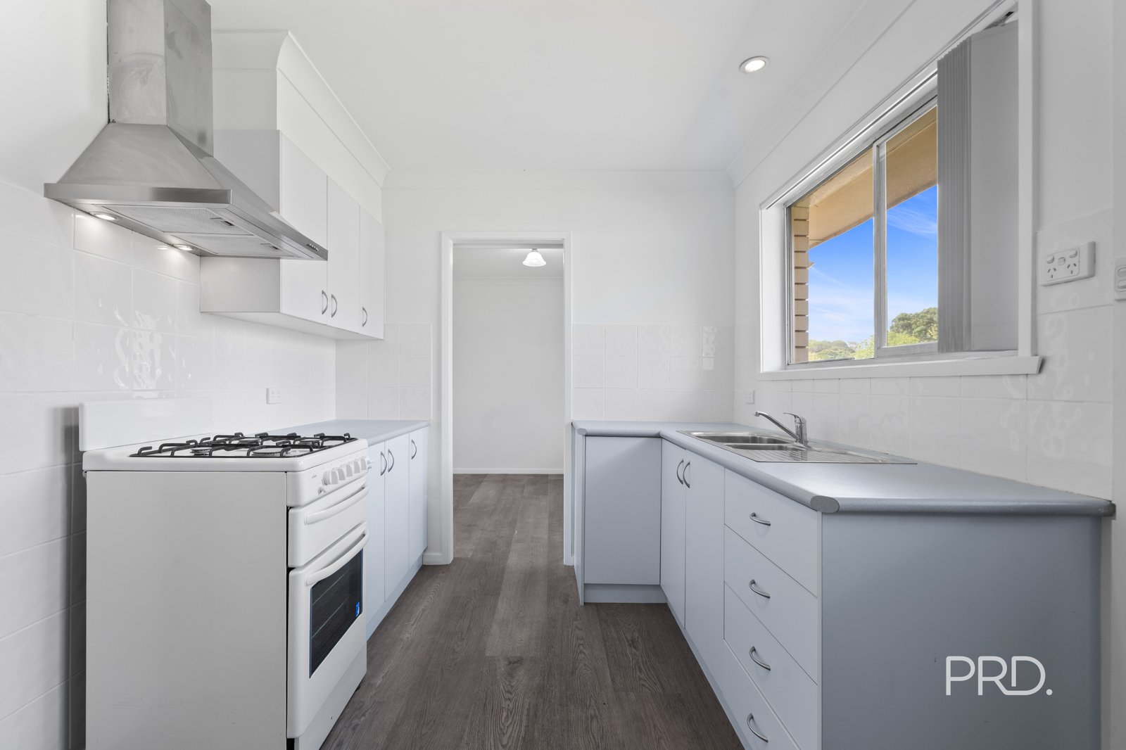 5 Martin Street TOLLAND 8