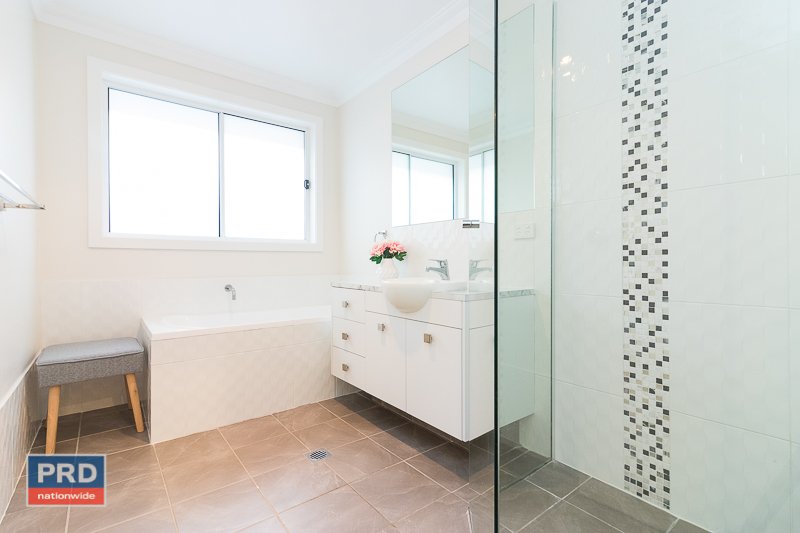 5 McFadzen Place BUNGENDORE 19