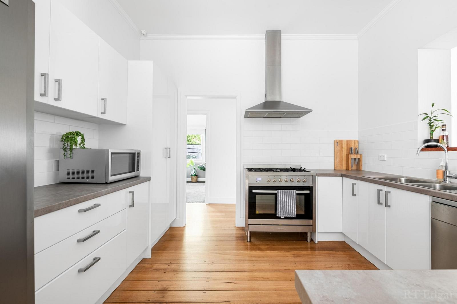 Real Estate and Property in 5 McIvor Street, Reservoir, VIC