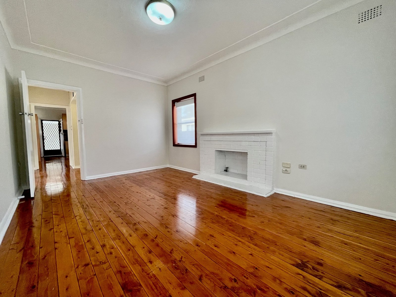 5 McRae Road SANS SOUCI 2