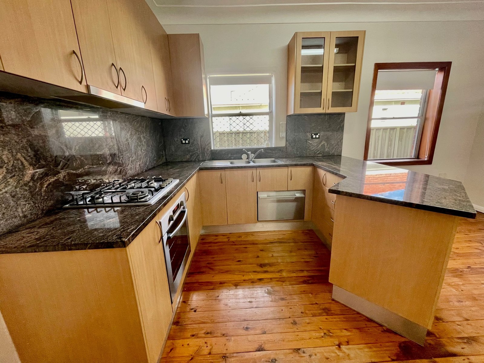 5 McRae Road SANS SOUCI 3