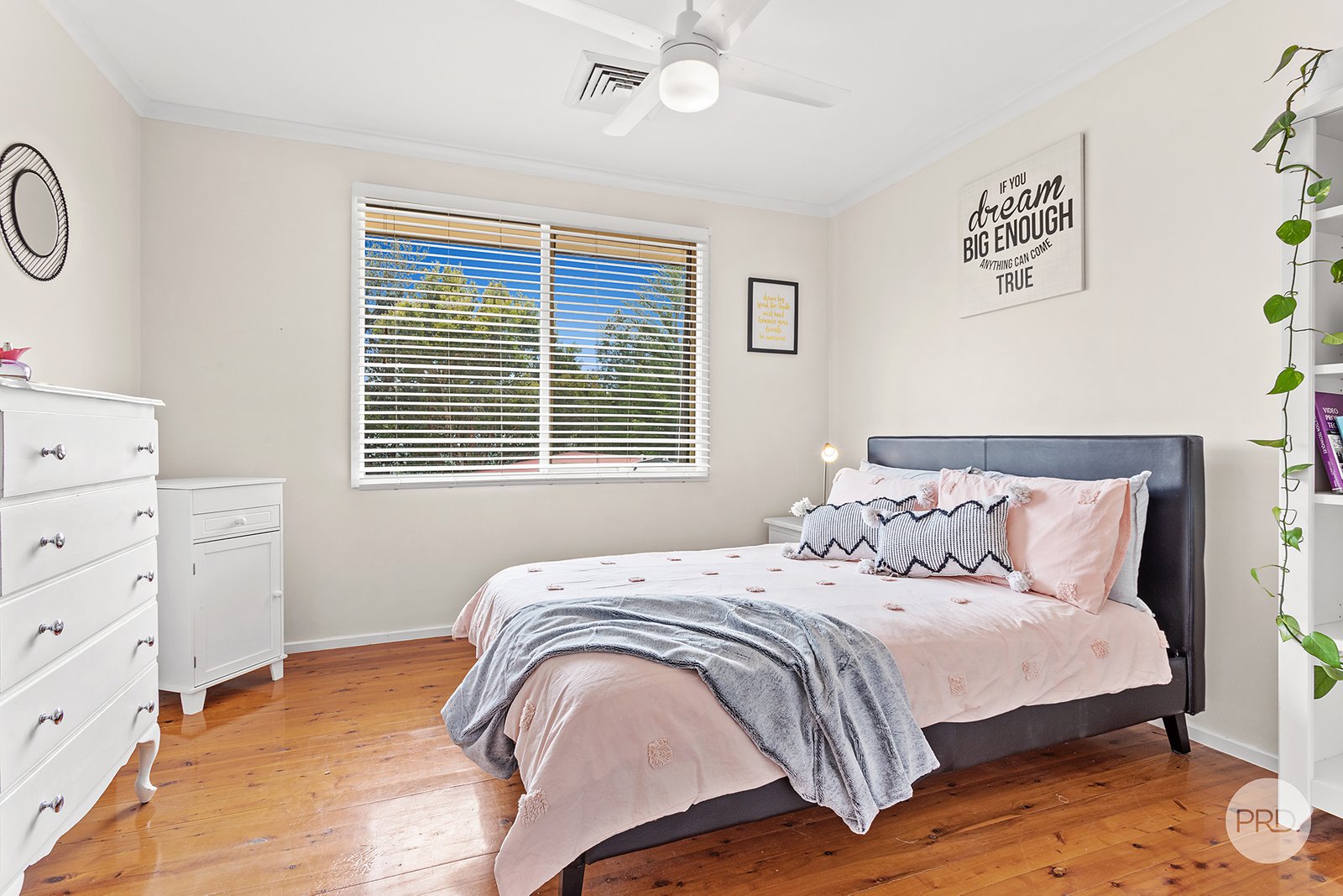 5 Melaleuca Drive ONE MILE 24