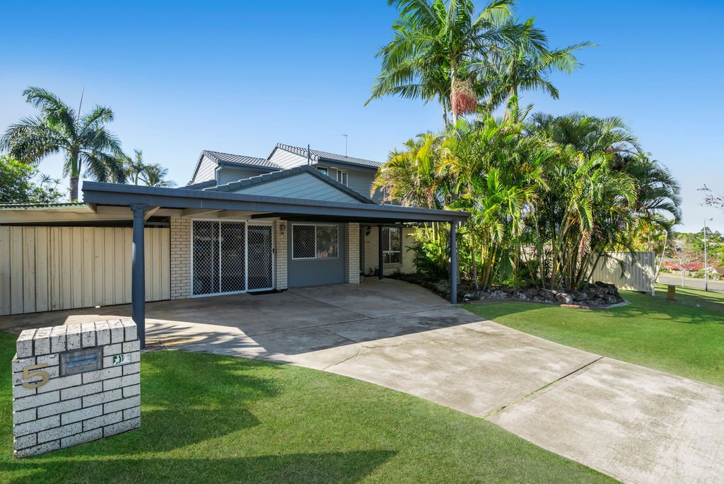 5 Merridown Drive MERRIMAC 1