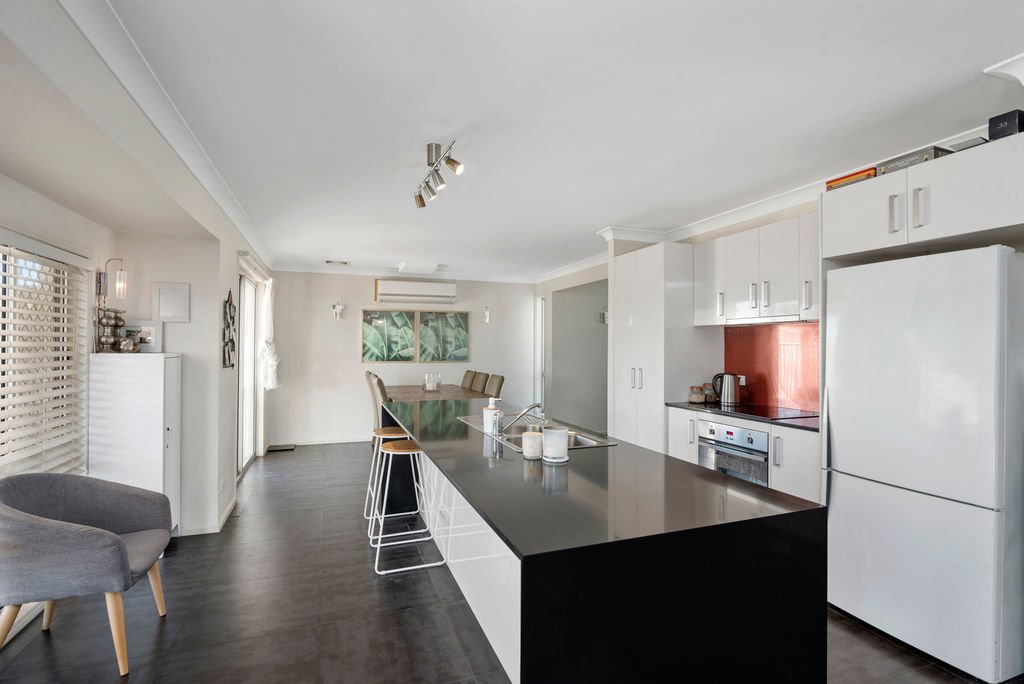 5 Merridown Drive MERRIMAC 4