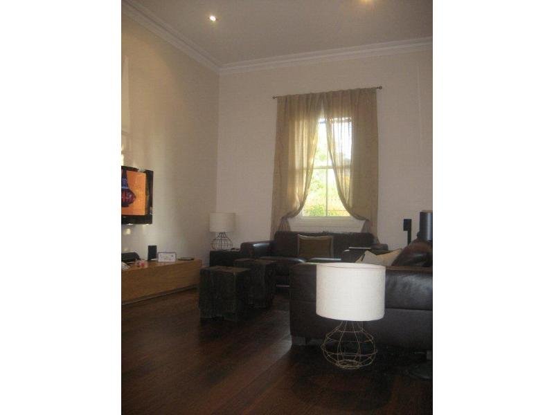 Gallery: 5 Merton Street