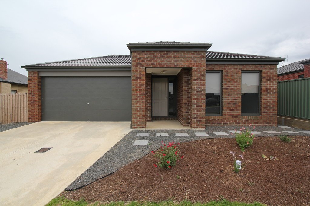 5 Middlin Street BROWN HILL 1