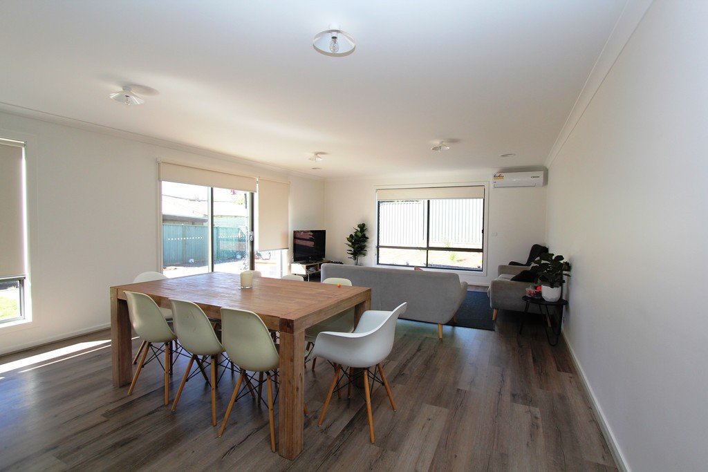 5 Middlin Street BROWN HILL 3
