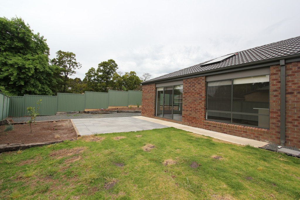 5 Middlin Street BROWN HILL 12