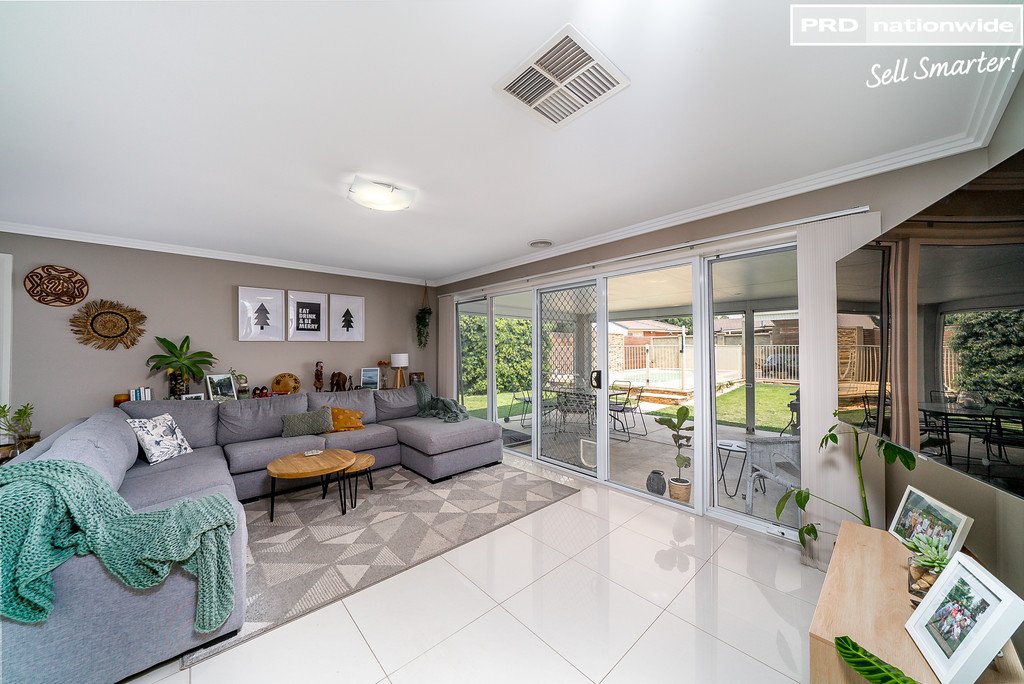 5 Mima Street GLENFIELD PARK 2