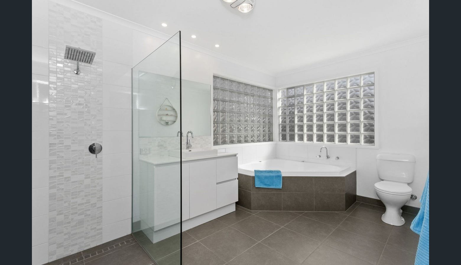 Real Estate and Property in 5 Minster Court, Ocean Grove, VIC