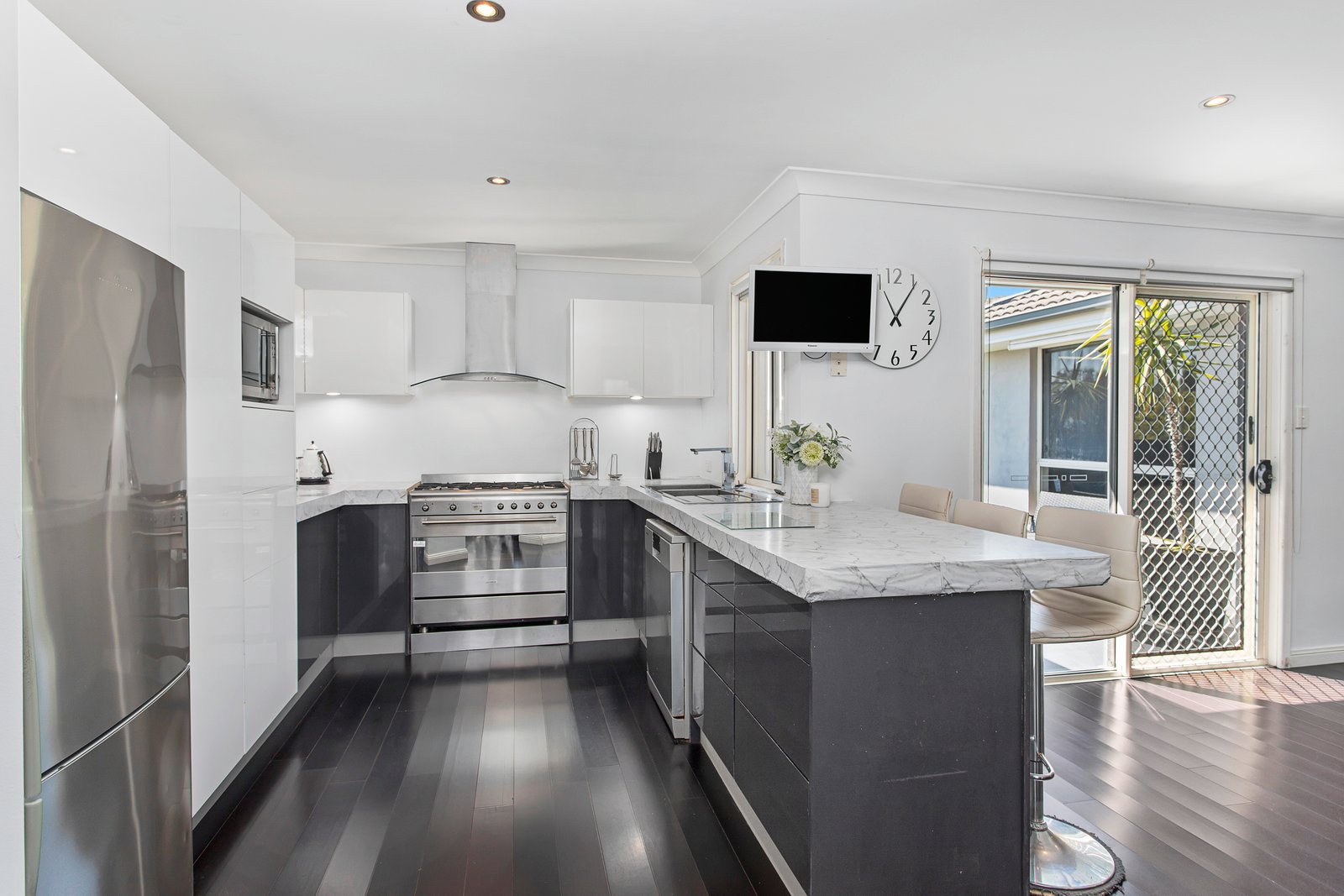 5 Molongo Street ALBION PARK 2