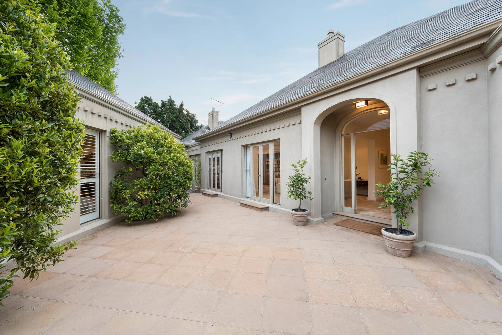 Real Estate and Property in 5 Montrose Court, Toorak, VIC