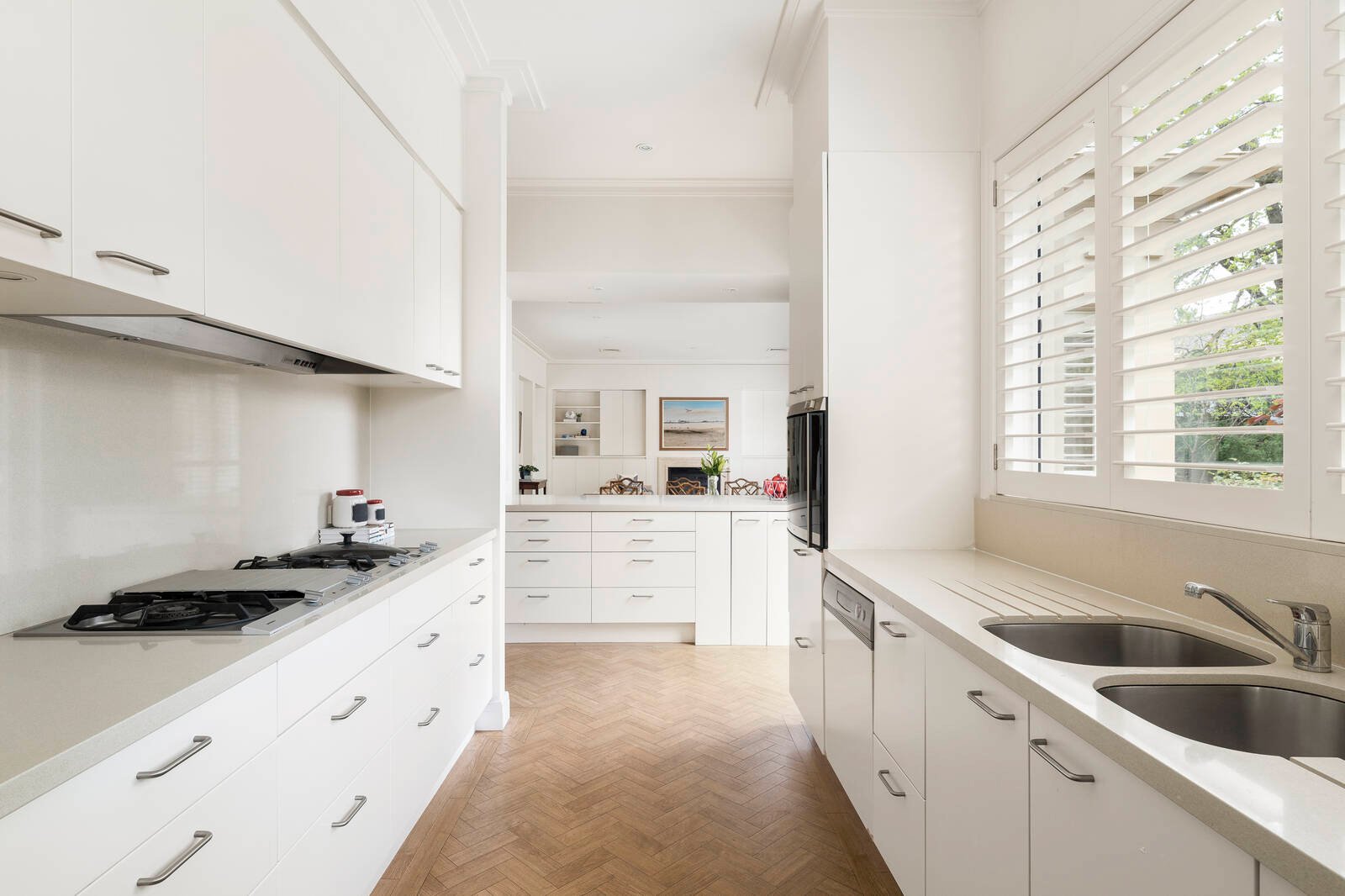 Real Estate and Property in 5 Montrose Court, Toorak, VIC