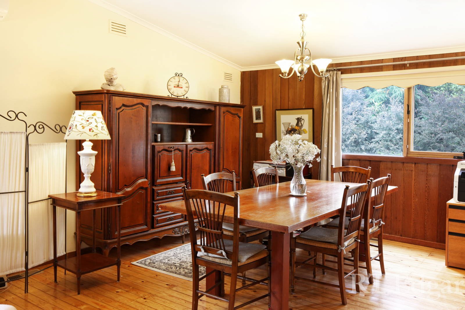 Real Estate and Property in 5 Morris Road, Woodend, VIC