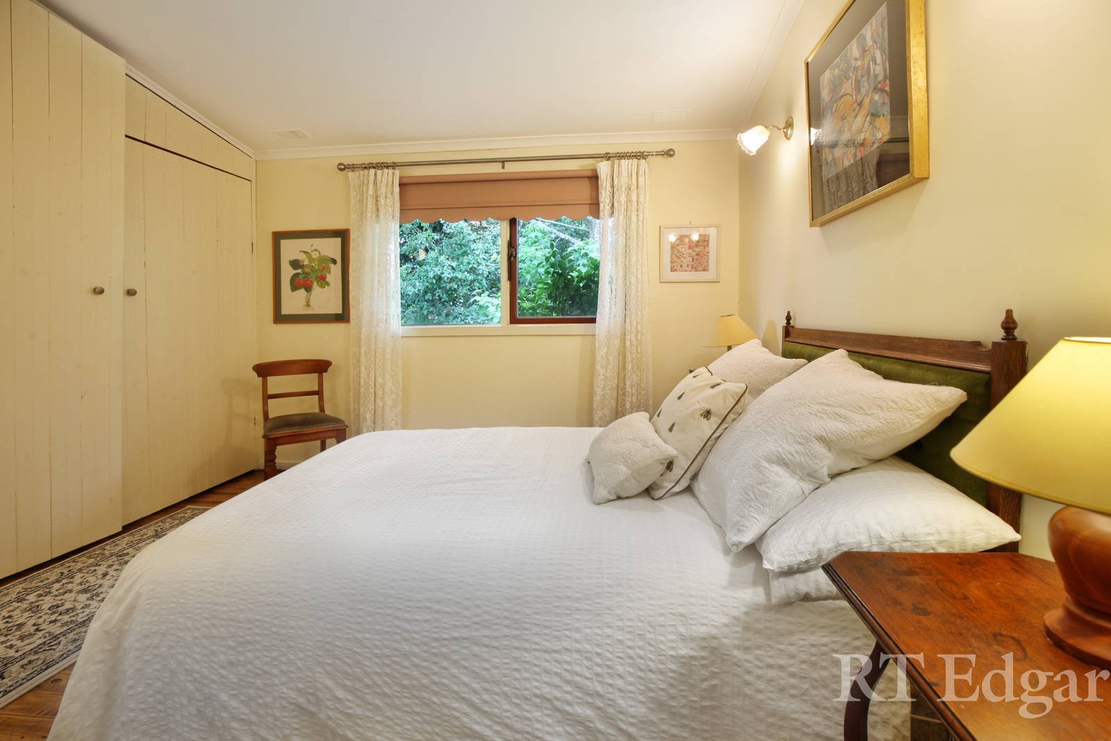 Real Estate and Property in 5 Morris Road, Woodend, VIC